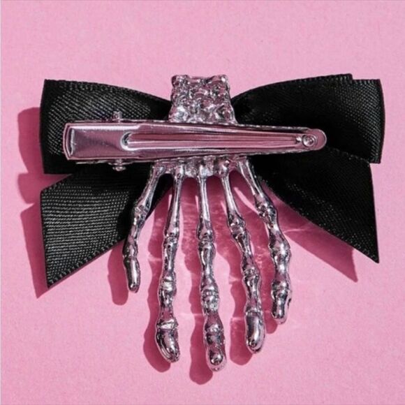 Halloween Skeleton Hair Clip With Bow - Picture 3 of 4